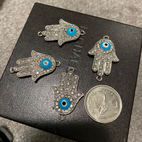 4 pcs large hamsa 🧿 hand charms - Picture 2 of 4
